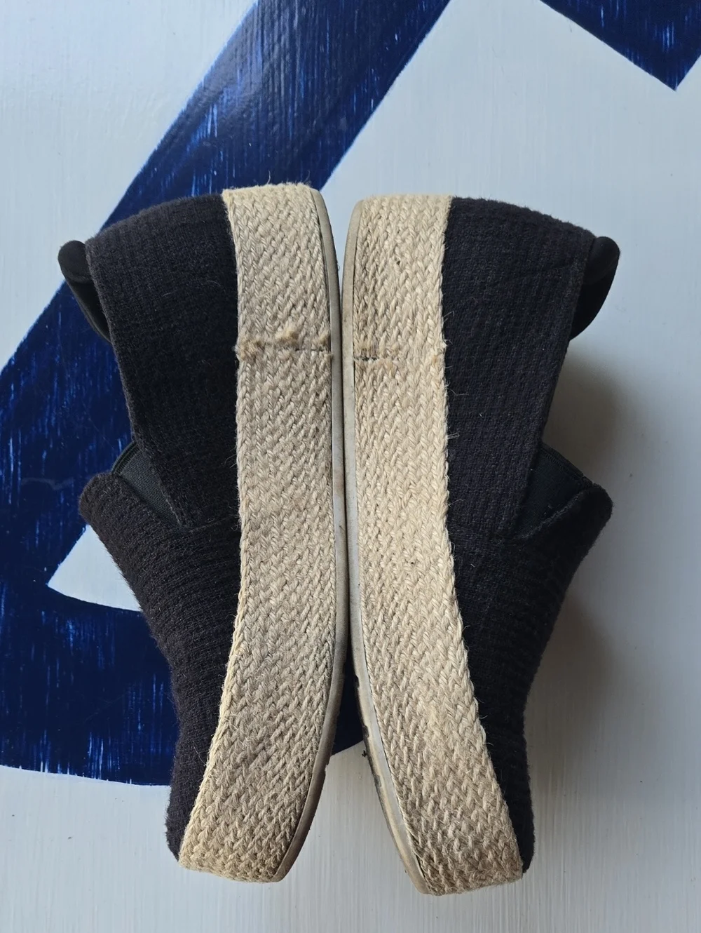 Skechers black textured